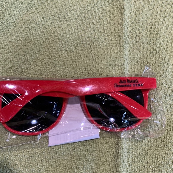 Jack Daniels Tennessee fire red sunglasses - Picture 3 of 6